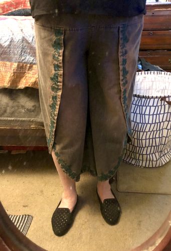 Customer photo review of Split Hem Embroidery Loose Wide Leg Pants