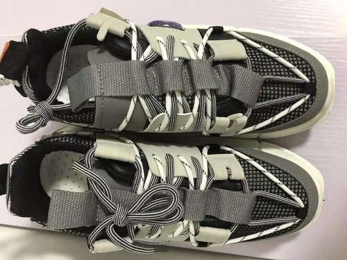 Customer photo review of Marcus Bosio Sneakers