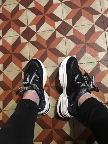 Customer photo review of Larra Poucke Sneakers