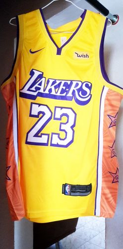 Customer photo review of JAMES Lebron "New City Edition"