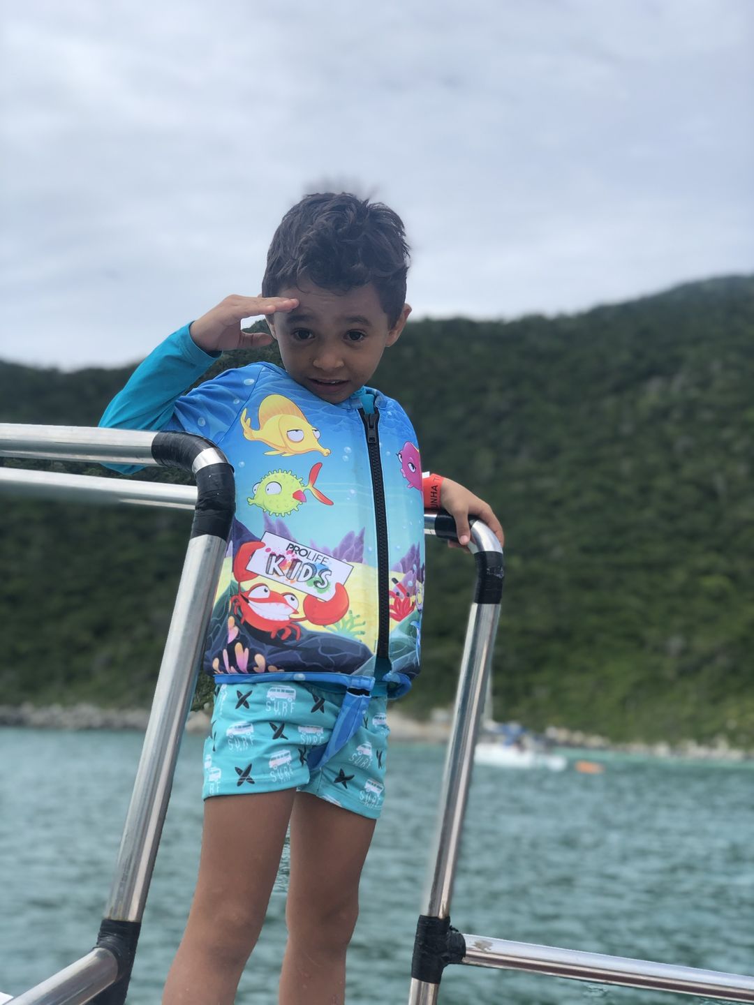 Customer photo review of Camisa Flutuadora Infantil Floater