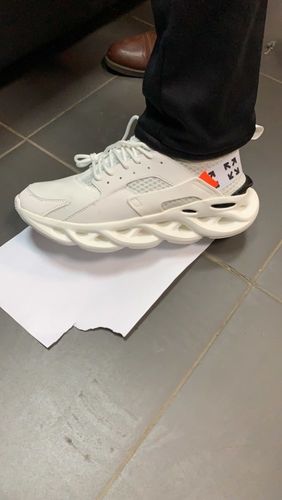 Customer photo review of Taki Giolitti Sneakers