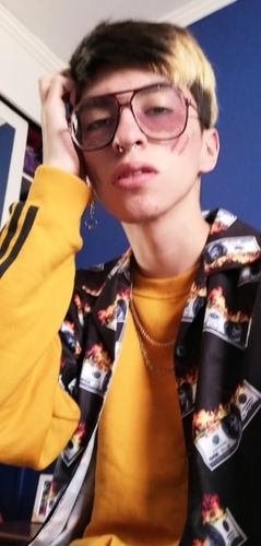 Customer photo review of "Burning dollar" Shirt