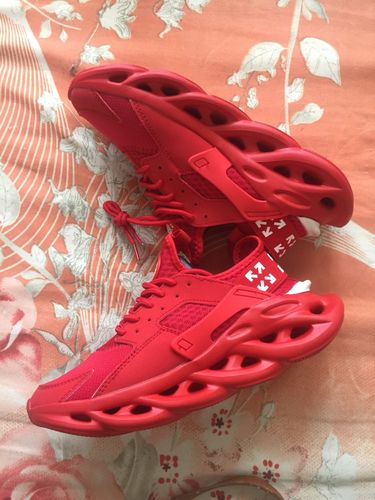 Customer photo review of Taki Giolitti Sneakers