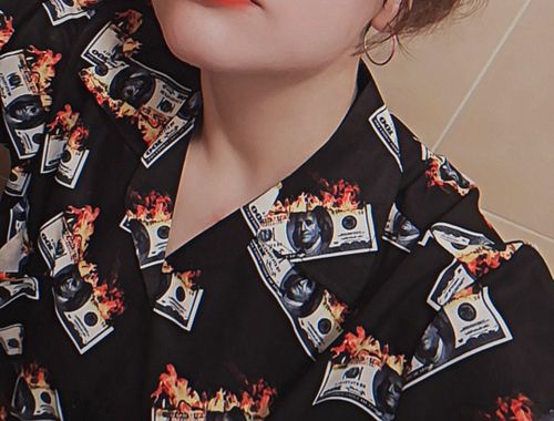 Customer photo review of "Burning dollar" Shirt