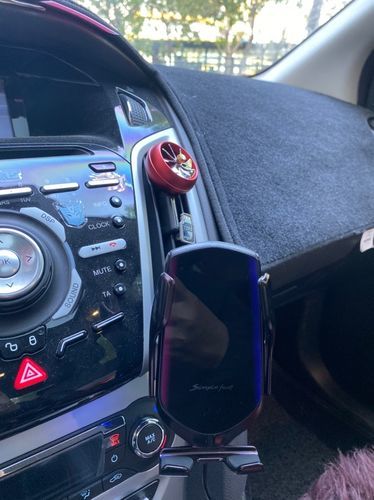 Customer photo review of Wireless Phone Charger Car Mount