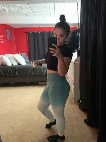 Customer photo review of Justina's Seamless High Waist