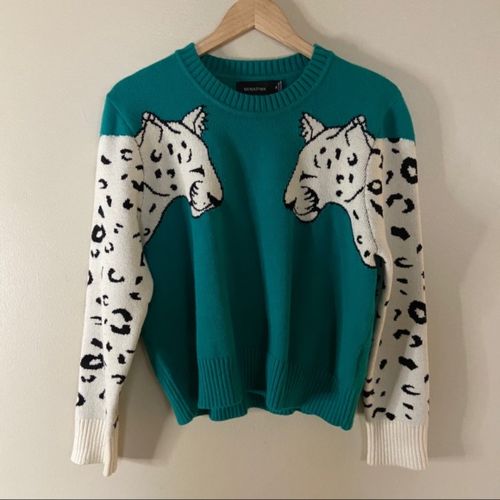 Customer photo review of Beriful Snow Leopard Design Knit Sweater