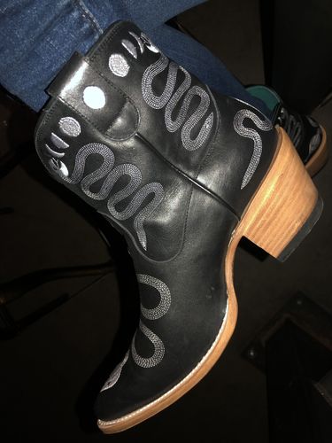 Customer photo review of No.2101 JUNCTION eastern boot pskaufman... x Me _ black leather womens