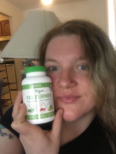 Customer photo review of NutraLeaf® Vegan Fat Burner