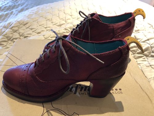 Customer photo review of No.0019 CROSSWALK cap toe oxford Beige