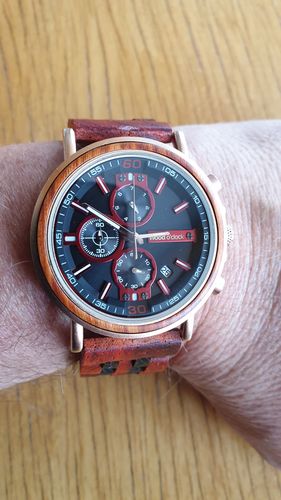 Customer photo review of Wood o'clock - Rotholz