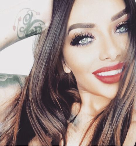 Customer photo review of Black Edition – Charcoal Tooth Polish