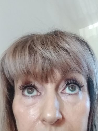 Customer photo review of Sapphire Magnetic Eyelashes and Eyeliner Kit