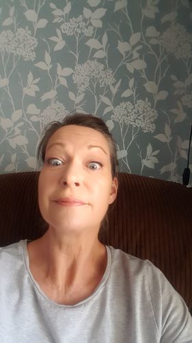 Customer photo review of Rose Quartz Magnetic Eyelashes and Eyeliner Kit