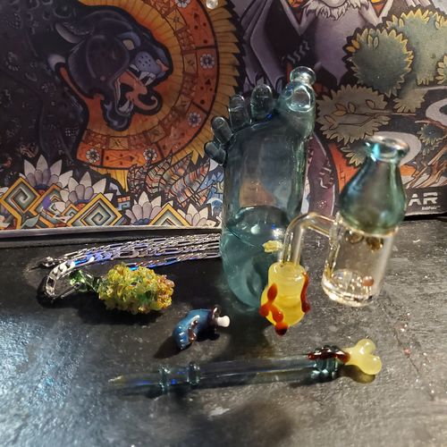 Customer photo review of Thick Flat Bottom Quartz Banger