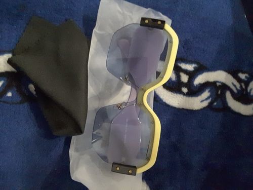 Customer photo review of Eli Sunglasses