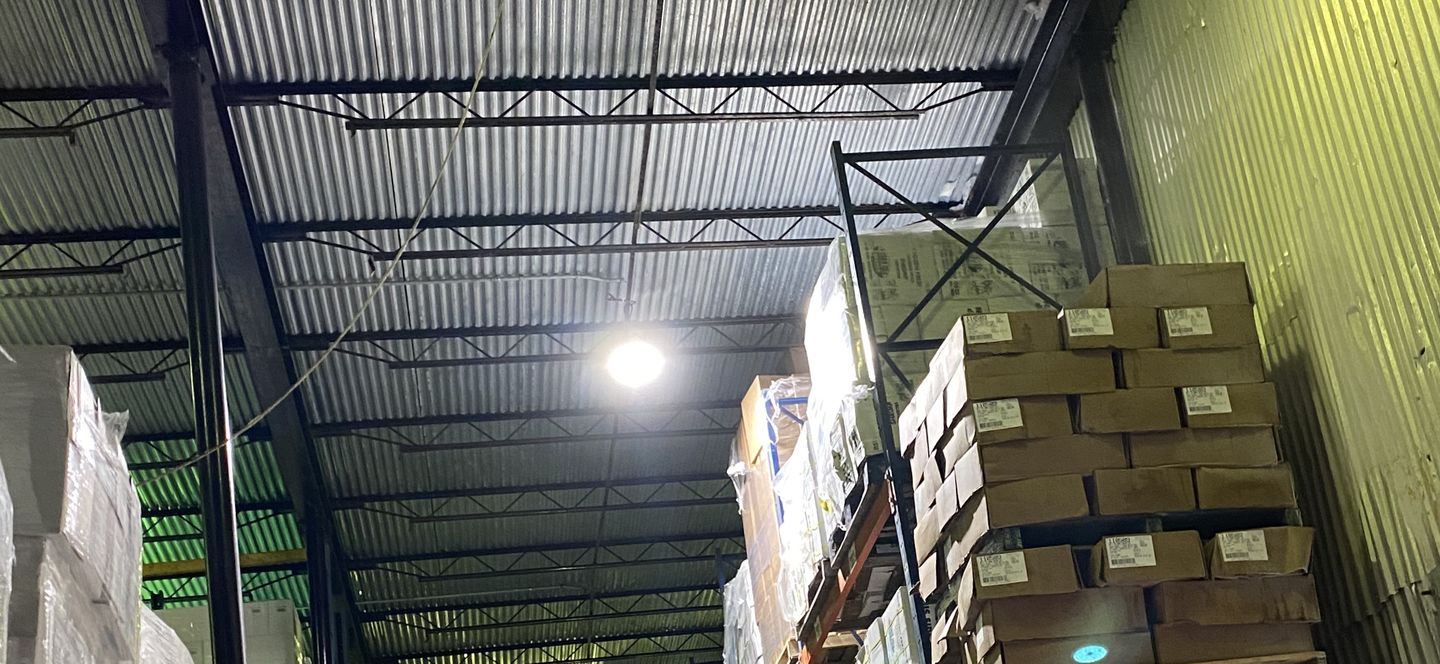 Customer photo review of High Bay LED Light 150W UFO 5700K - LED Warehouse Lighting - 20,098 Lumens