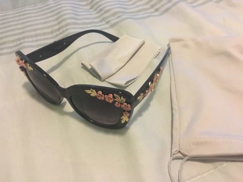 Customer photo review of Dorothy Sunglasses