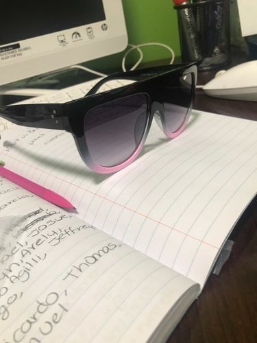 Customer photo review of Geller Sunglasses