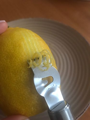 Customer photo review of Couteau Zesteur de Citron