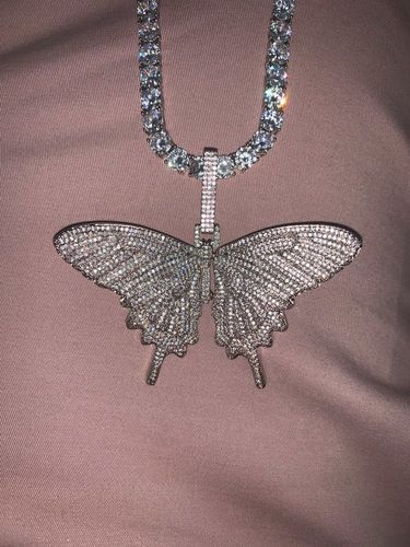 Customer photo review of KUTEBUTTERFLY PENDANT