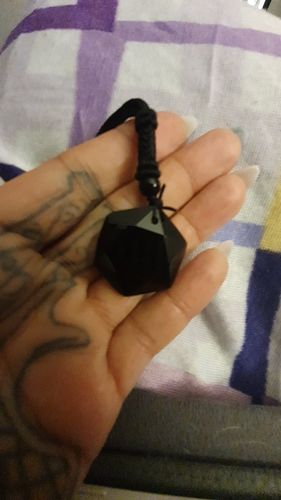 Customer photo review of Sechseckiger Obsidian-Talisman
