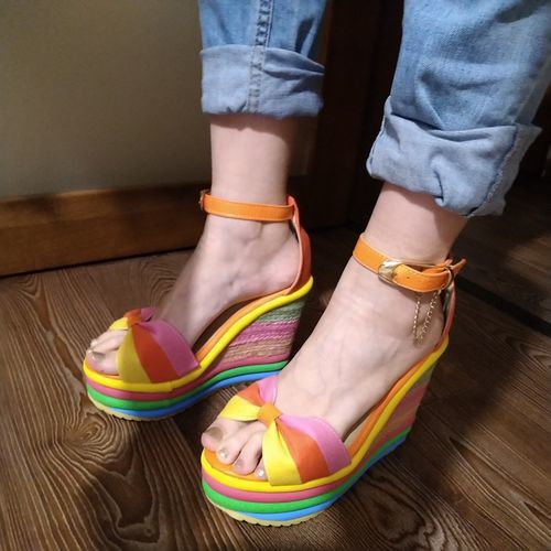 Customer photo review of Sandales compensées à muffins espadrilles colorées