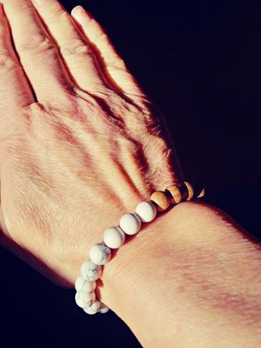 Customer photo review of Zedernholz Armband