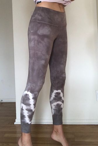 Customer photo review of Sunset Legging - Thunder / Cloud