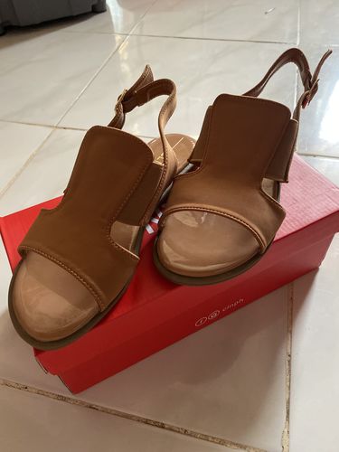 Customer photo review of Pisa Flat Sandals