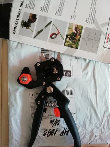 Customer photo review of Gardening Tools Grafting Pruner Chopper Vaccination Cutting Scissor