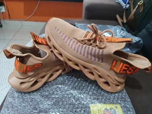 Customer photo review of Liulf Bourdy Sneakers