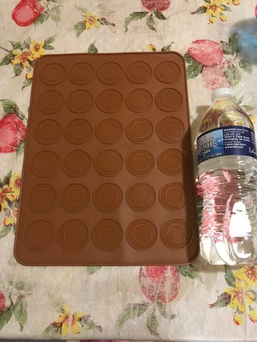 Customer photo review of Tapis pour les macarons