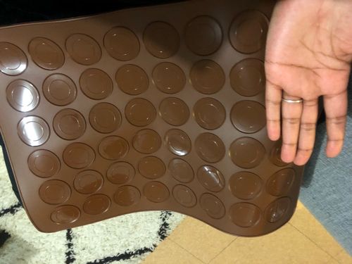 Customer photo review of Tapis pour les macarons