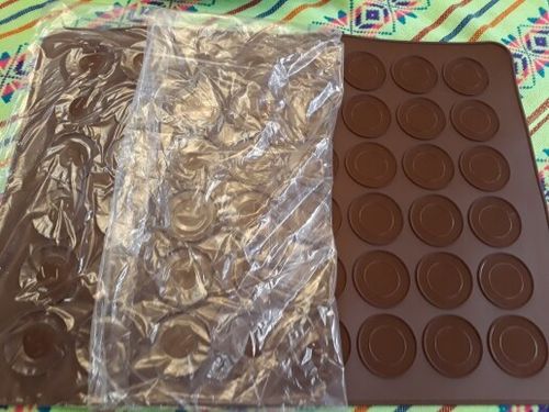 Customer photo review of Tapis pour les macarons