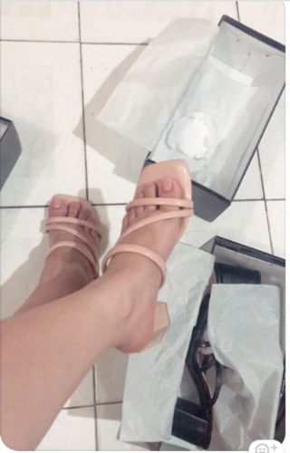 Customer photo review of Nicole Pinkish Nude