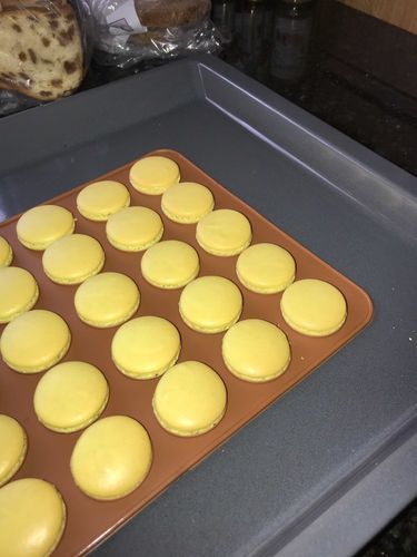 Customer photo review of Tapis pour les macarons