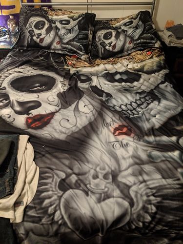 Customer photo review of A6 Skull Bedding Set