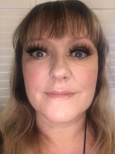 Customer photo review of Ruby Magnetic Eyelashes and Eyeliner Kit