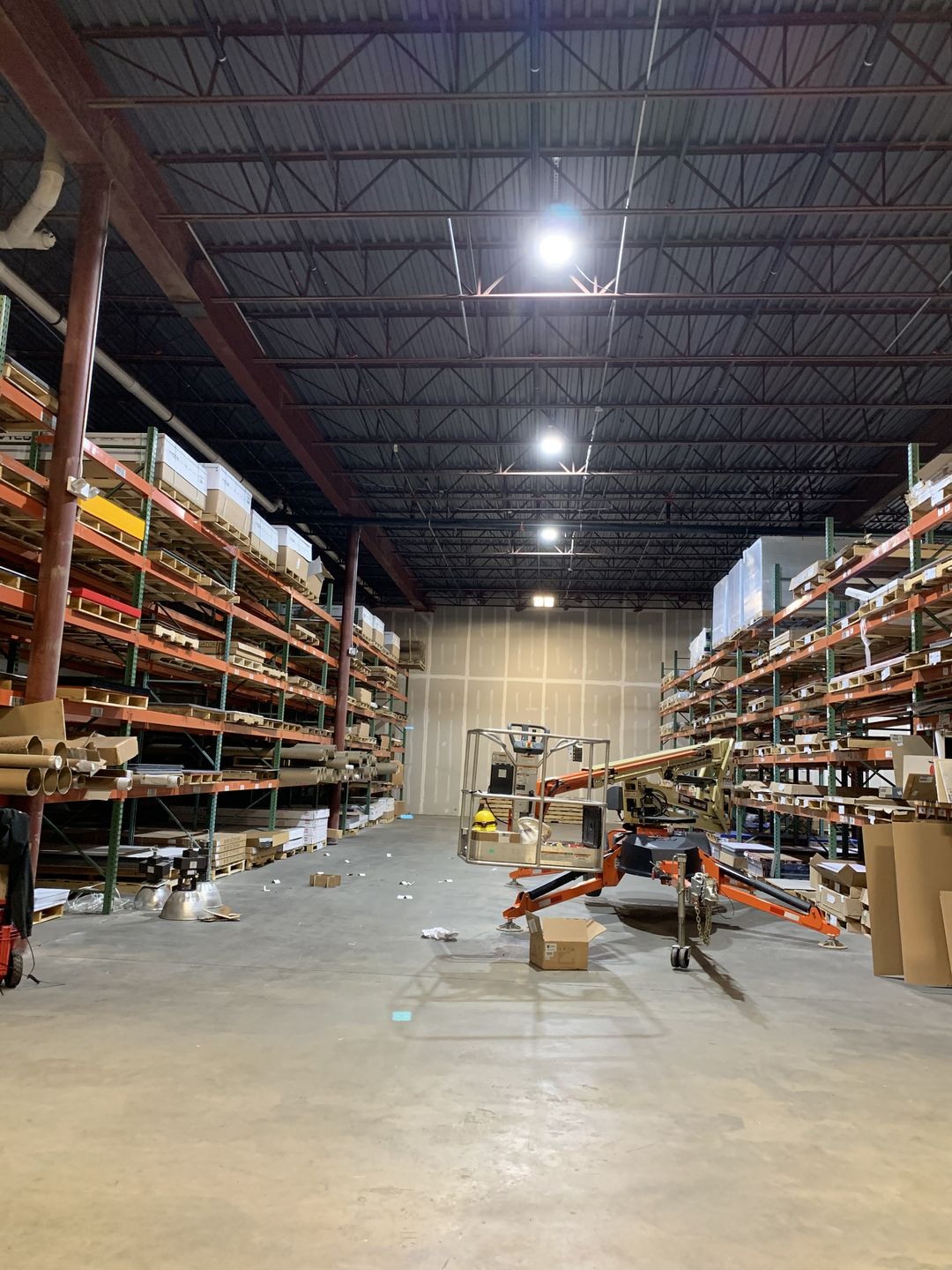 Customer photo review of 240W Square UFO LED High Bay Light - AC100-277V - 5700K - Black
