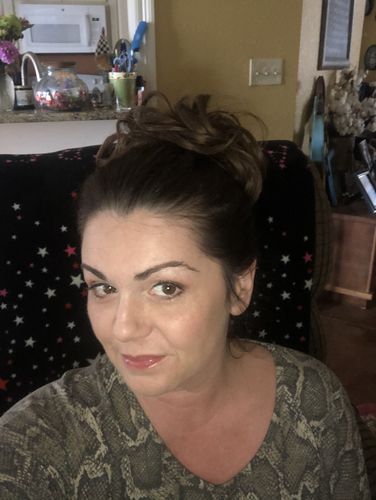 Customer photo review of JuvaBun Messy Bun