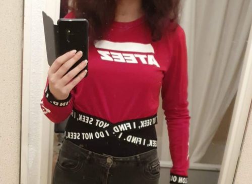 Customer photo review of Sweatshirt ATEEZ™ Crop Edition
