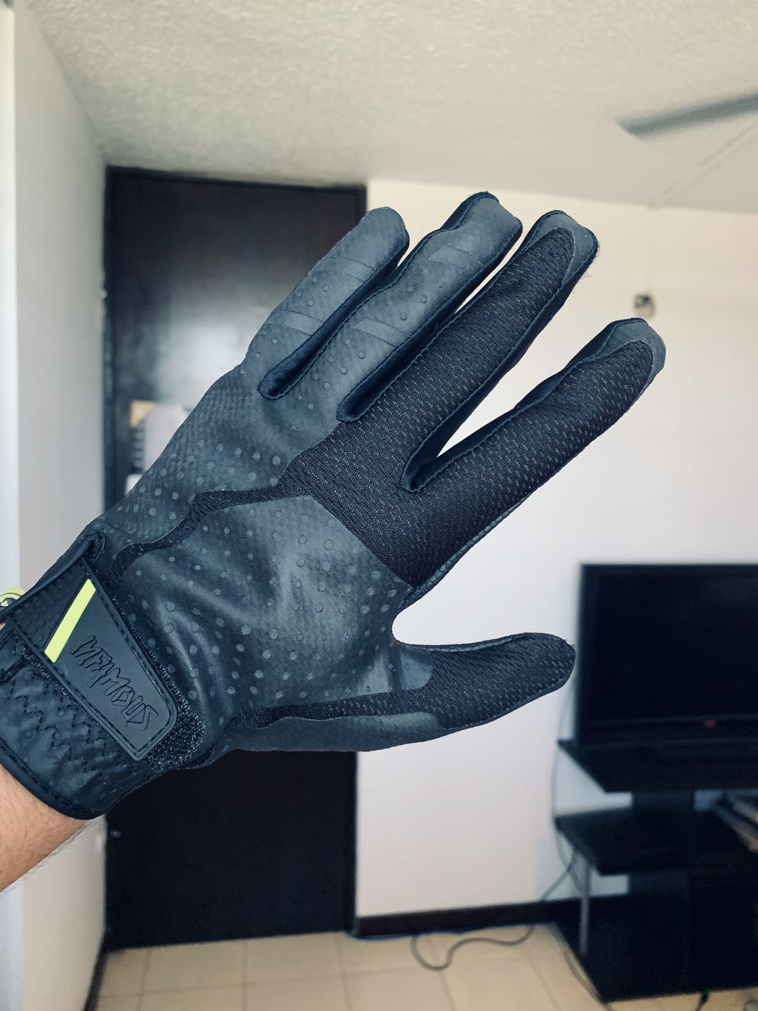 Customer photo review of Infamous PRO DNA Sicario Glove
