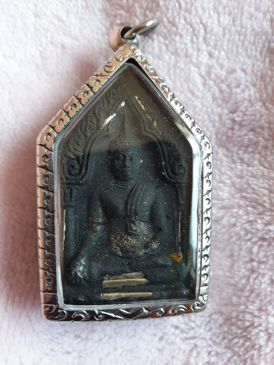 Customer photo review of Amulette de charme Phra Khunpen Dam Pim Khamakan - Très Vénérable LP Koon.