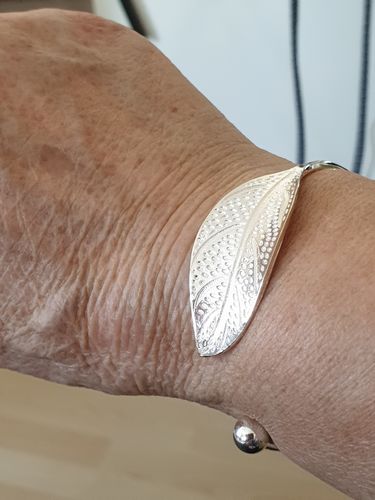 Customer photo review of Silberne Blattbandarmband