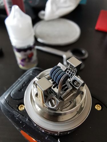Customer photo review of Flash Sale - Vampire Vape E-liquid Combo - 5 Flavours - 50ml