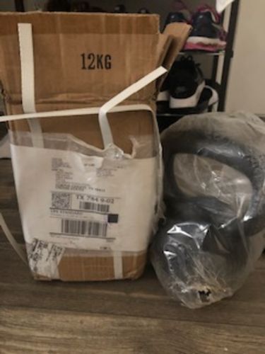 Customer photo review of 12kg / 26lbs E-coated Cast Iron Kettlebell