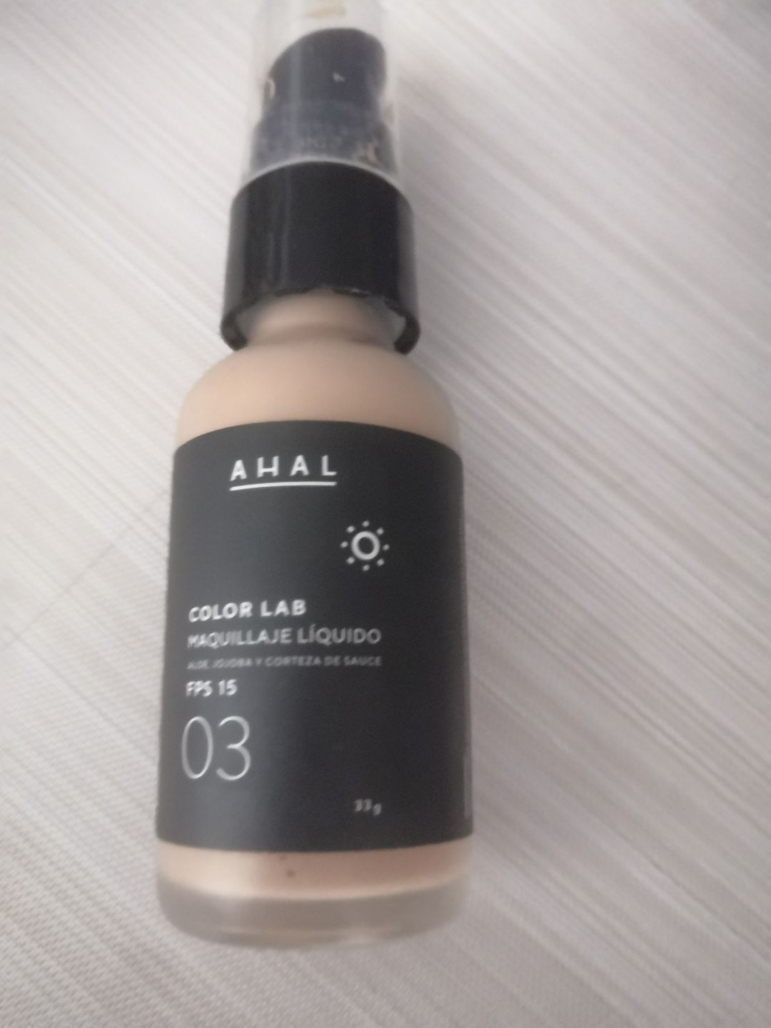 Customer photo review of Maquillaje Líquido 03