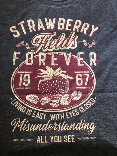 Customer photo review of The Beatles - Strawberry Fields Forever - Men's T-Shirt